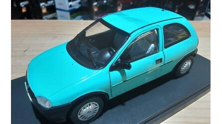 WHITEBOX 1/24 - OPEL CORSA B - TOURQUISE - 1993