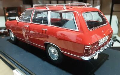 WHITEBOX 1/24 - OPEL KADETT B CARAVAN - RED - 1965