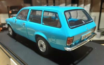 WHITEBOX 1/24 - OPEL KADETT C CARAVAN - LIGHT BLUE - 1973