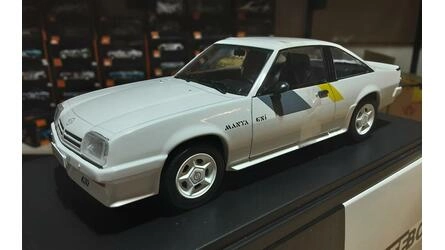 WHITEBOX 1/24 -  OPEL MANTA B GSI - WHITE - 1984