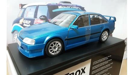 WHITEBOX 1/24 -  OPEL OMEGA EVOLUTION 500 - METALIC BLUE - 1