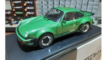WHITEBOX 1/24 - PORSCHE 911 TURBO (930) - METALLIC GREEN  - 