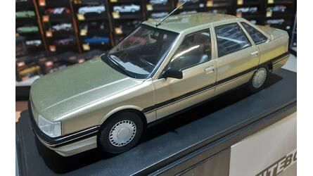 WHITEBOX 1/24 - RENAULT R21 - METALLIC GOLD - 1986