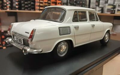 WHITEBOX 1/24 -  SKODA 1000 MB - WHITE - 1968