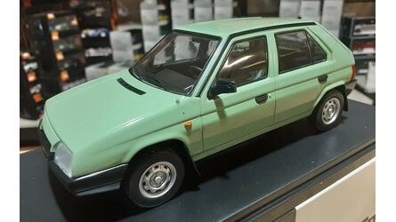 WHITEBOX 1/24 - SKODA FAVORIT - LIGHT GREEN - 1987