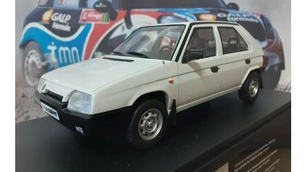 WHITEBOX 1/24 - SKODA FAVORIT - WHITE - 1987